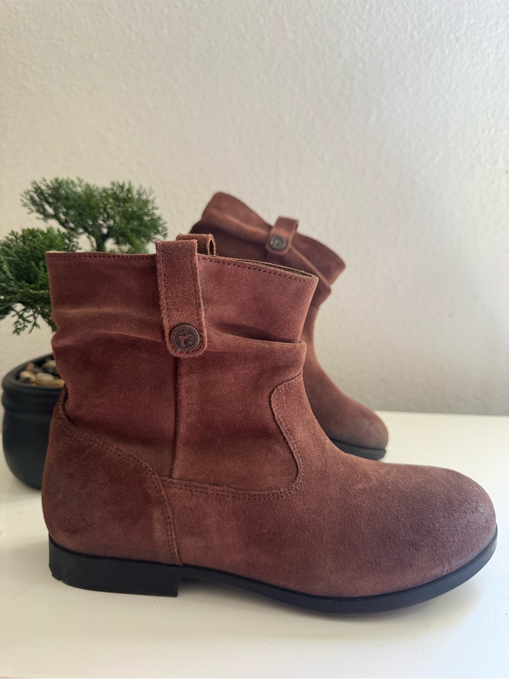 Birkenstock Sarnia  women size 6 Chestnut Brown Suede Slouch Ankle Booties